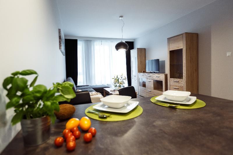ז'שוב Apartament Em Klimatyzacja&Parking מראה חיצוני תמונה